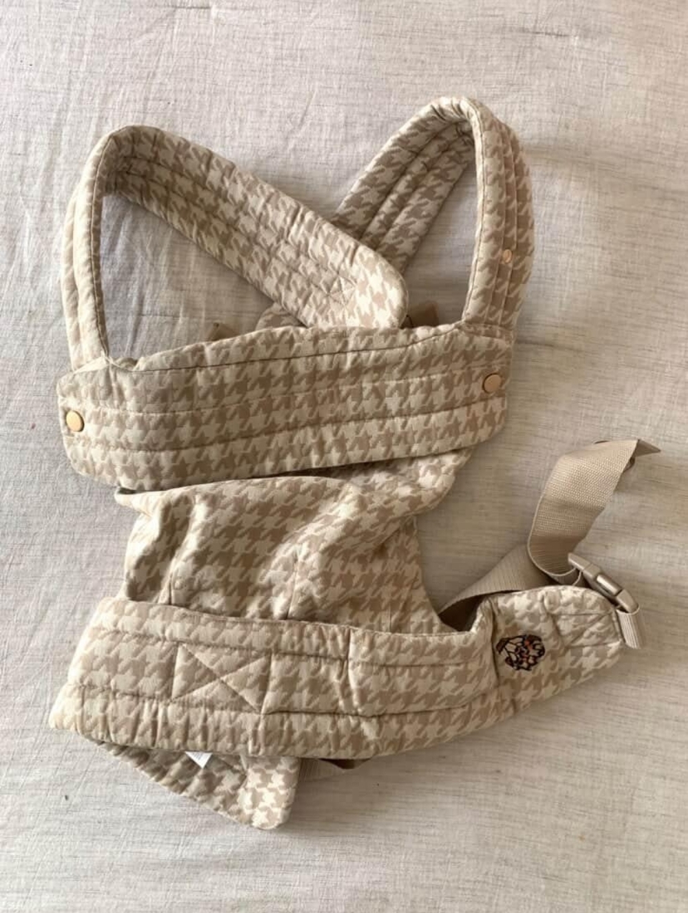 MABE Carrier: The Monarch Houndstooth Carrier